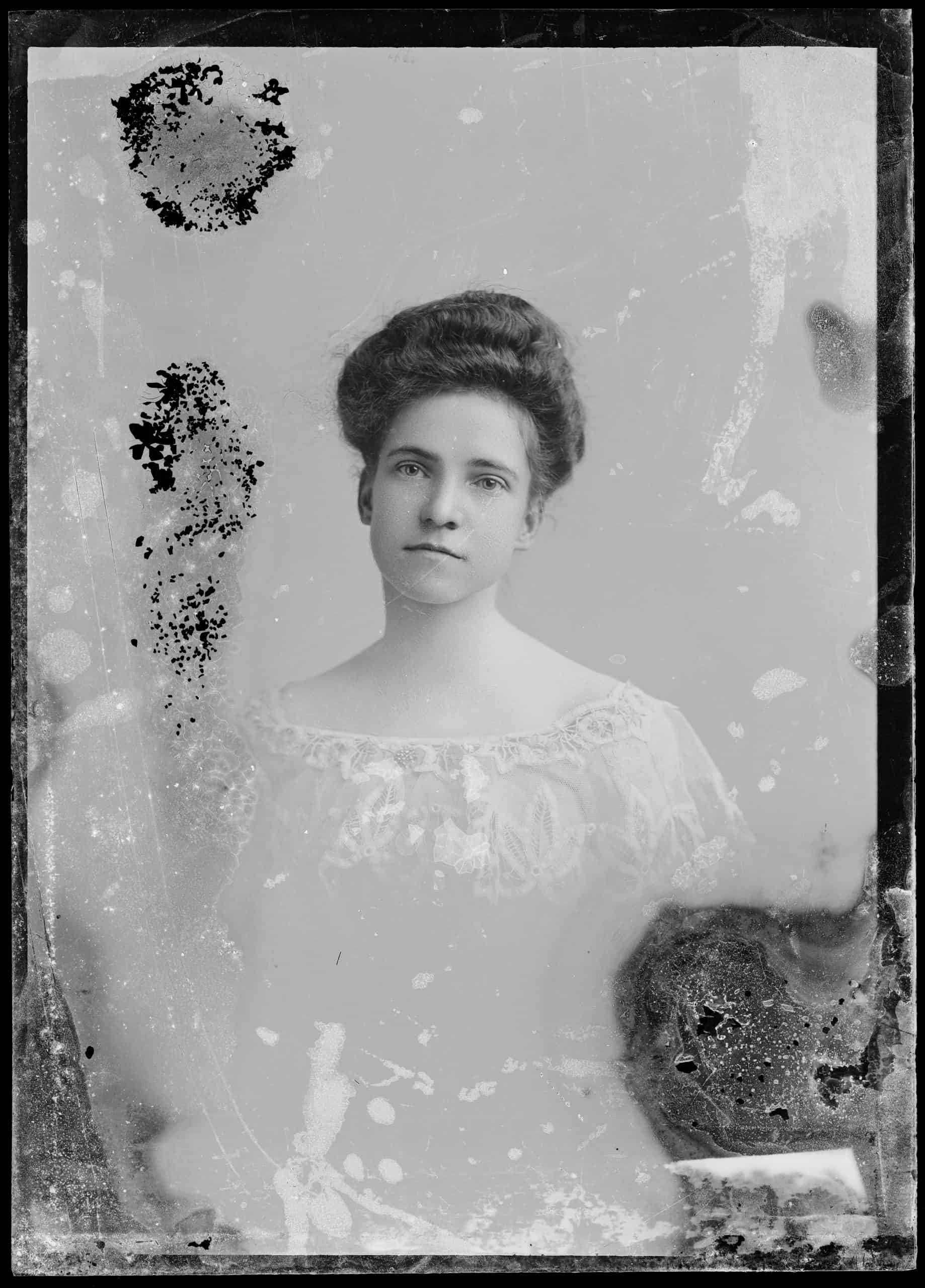 Unidentified woman, C.M. Bell, between 1873 and ca. 1916.